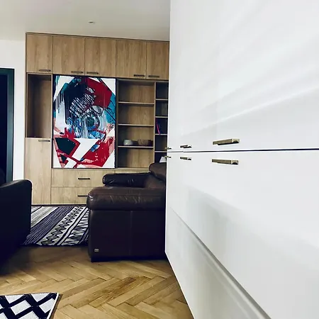 Kiki And Art Apartman *