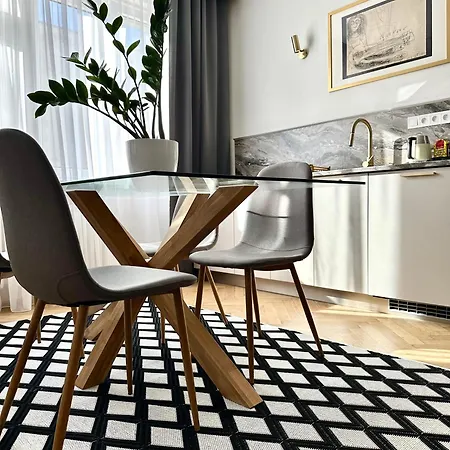 Kiki And Art Apartment *